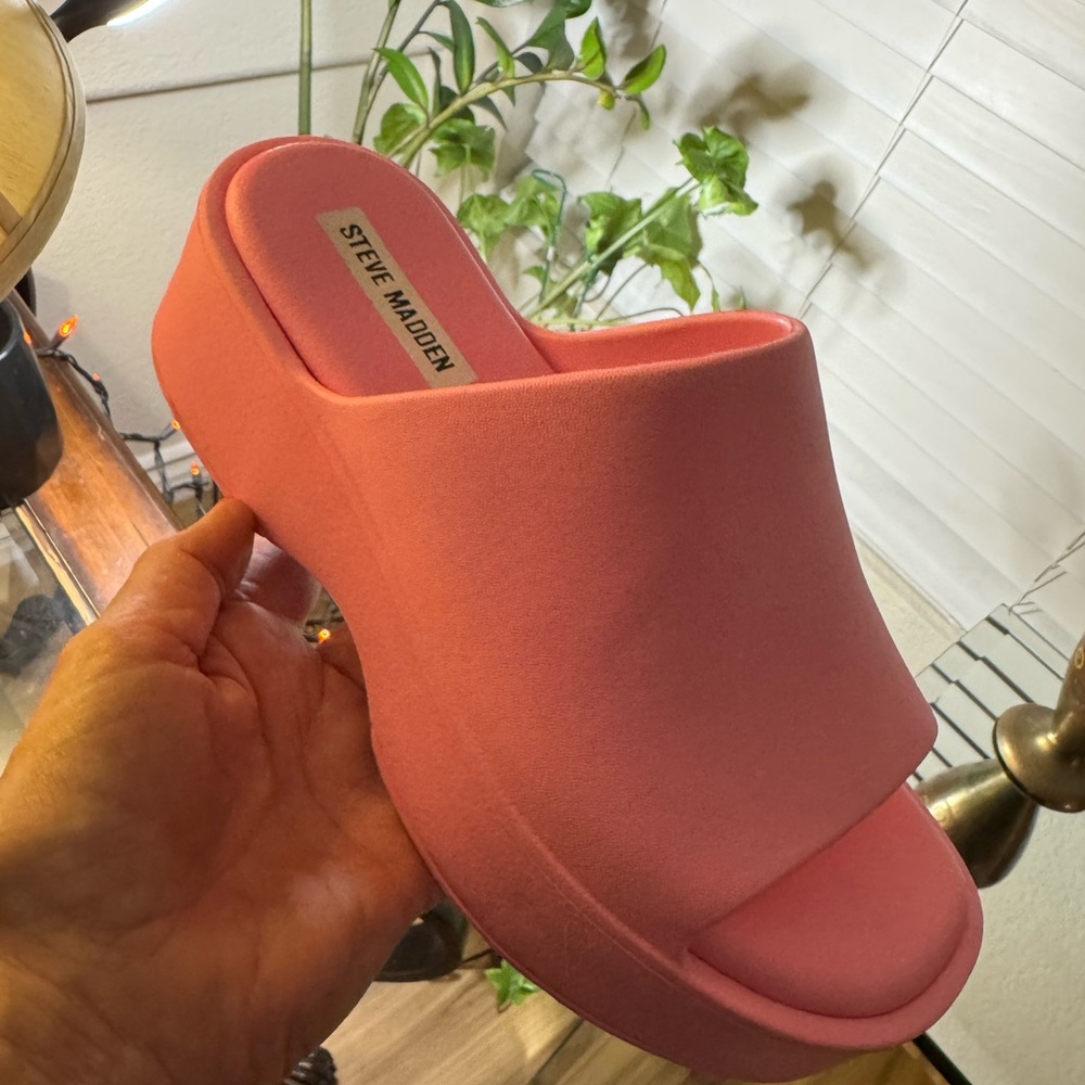 Steve Madden Bright Pink Platform Mules - Picture 8 of 11